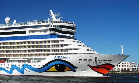 Saint-Nazaire : l'arrivée du paquebot de croisière l'Aidabella...