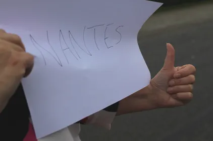 Nantes : un conducteur sans permis prend en stop un policier en...