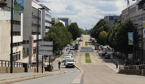 Nantes : une femme entre la vie et la mort après avoir été traînée...