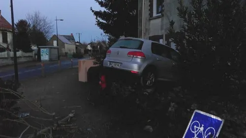 Treillières : la voiture finit dans le mur d'une maison
