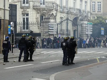 Manifestation anti-loi travail : trois lycéens condamnés après les...