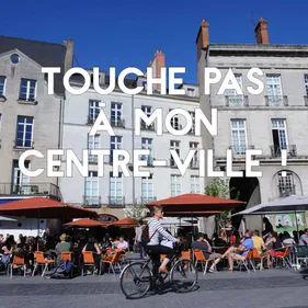 Manif contre les casseurs à Nantes : le collectif, sous la...