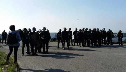 Donges : les CRS interviennent au dépôt pétrolier