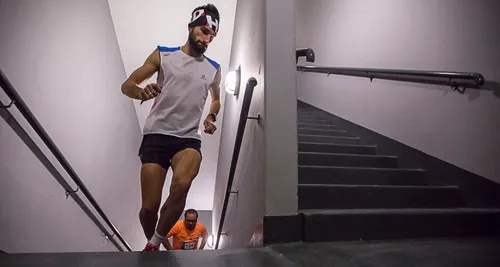 Déjà 700 courageux pour gravir en courant les 700 marches de la...