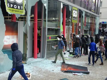 Nantes : les commerçants du centre-ville passent à l'action