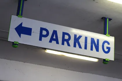 Nantes : un homme sort sa batte de baseball à cause d'une place de...