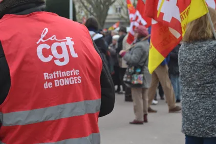 La grève continue à la raffinerie de Donges