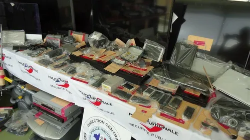 15 individus arrêtés après avoir commis une centaine de...