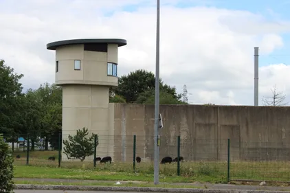 Nantes : un homme arrêté après avoir apporté du cannabis à son fils...