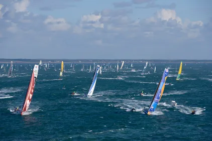 Vendée Globe : les 29 marins ont pris le large, première anomalie...