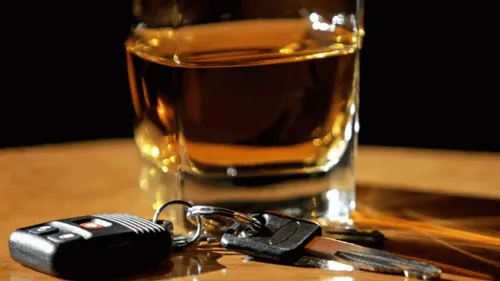 Nantes : un quadragénaire menace de mort les clients d'un bar