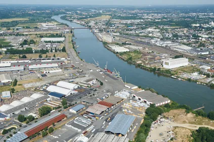 Incident sur le port de Nantes-Saint-Nazaire : un navire heurte le...