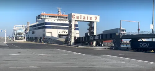 La capitainerie du port de Calais en grève, le trafic à l'arrêt