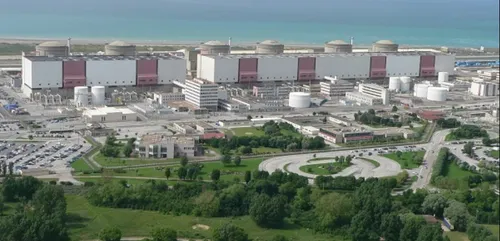 Une manifestation en cours devant la Centrale Nucléaire de Gravelines