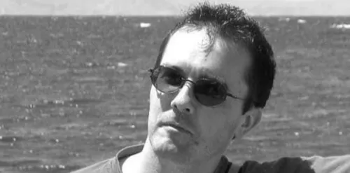 Des rassemblements en hommage au professeur assassiné mercredi dans...