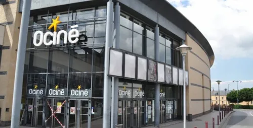 Ociné Saint-Omer allume son enseigne pour protester contre la...