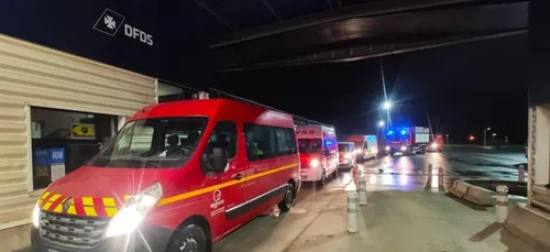 15 pompiers du Nord en renfort sur le port de Douvres