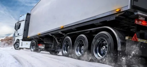 Les poids lourds interdits de descendre en région parisienne.