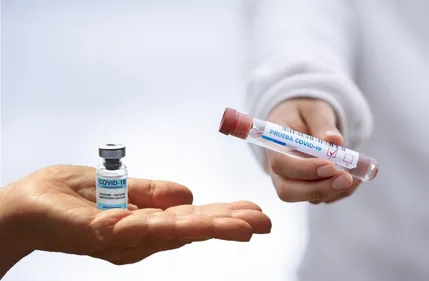 Le retard de la campagne vaccinale anti-covid inquiète dans le...
