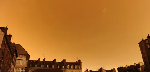Un ciel jaunâtre dans le Nord et le Pas-de-Calais dans les...
