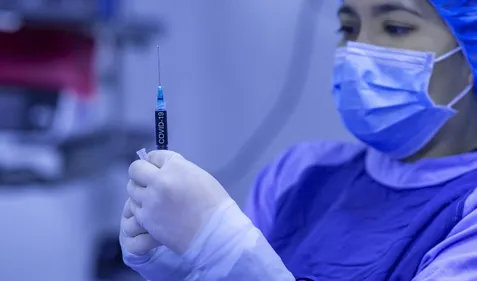 Le vaccin Astrazeneca pourra être administré au 65-75 ans avec...