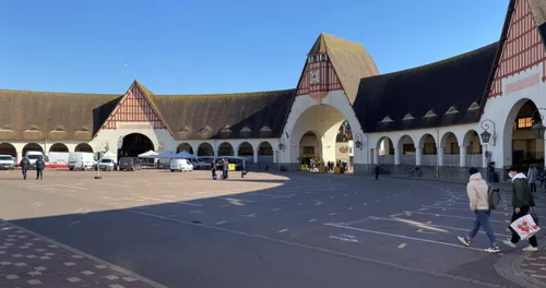 Le Touquet : le maire interdit les commerces non-alimentaires sur...