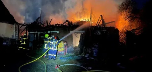 Une maison détruite par un incendie, hier soir à Beaudricourt, près...