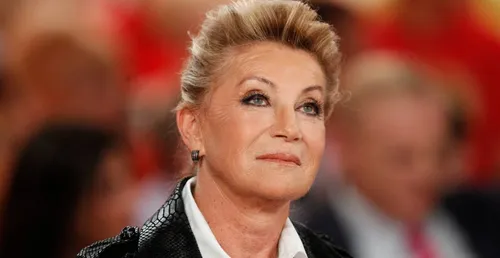 Sheila : bientôt un duo avec Julien Doré ?