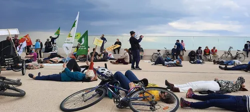Plus de 2000 marcheurs pro climat ont défilé hier dans plusieurs...