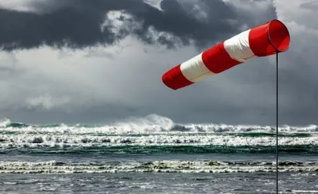 Vents et grosses vagues sur la Côte d'Opale : la préfecture...