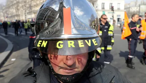Manque d'effectif et mal-être au travail : les pompiers du Nord...