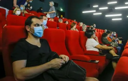 L'obligation du port du masque levée dans les lieux accessibles via...