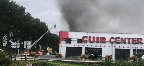 Dunkerque : Maison de la Literie et Cuir Center ravagés par un...