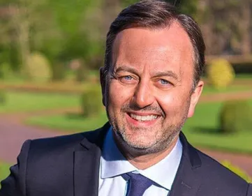 Saint-Omer : le maire François Decoster élu meilleur maire du monde...