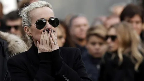 Laetitia Hallyday regrette l'absence de David et Laura au concert...