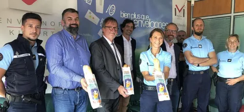 Audomarois : Un sac à baguettes, pour lutter contre les violences...