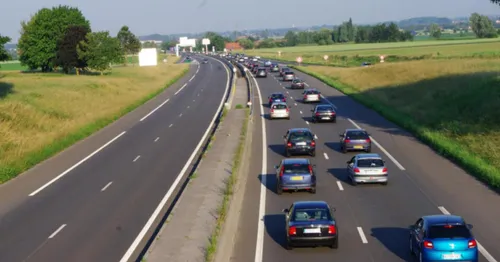 "Gravats visqueux" sur l'A25 : la police lance un appel à témoins