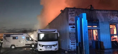 Berck-sur-Mer: Le hangar de mobil'car détruit par les flammes