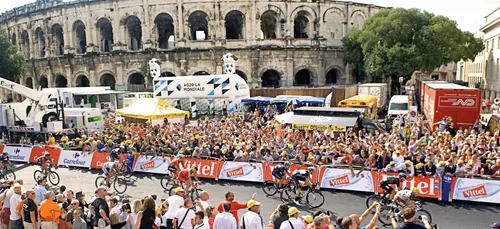 Tour de France - Nîmes sous le feu des projecteurs