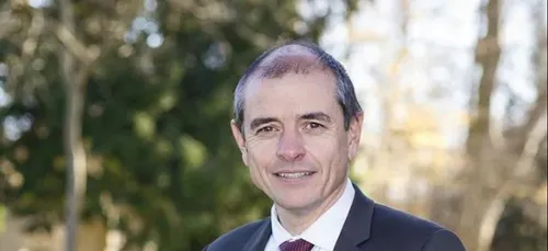 19 présidents de départements socialistes veulent un revenu...