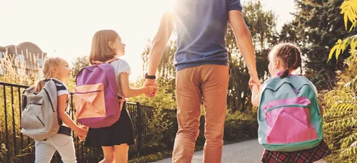 Etude : Moins d'un parent sur deux a l'intention d'envoyer son...