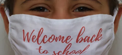 Les collectivités prennent le relais pour les masques dans les...