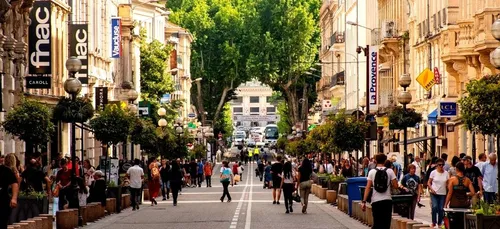 Confinement : les initiatives pour venir en aide aux commerces de...