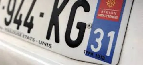 Les autocollants sur les plaques d'immatriculation interdits