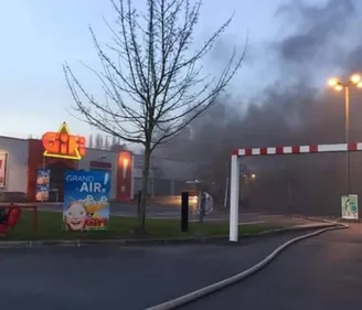 Incendie dans le magasin Chaussea de Sedan