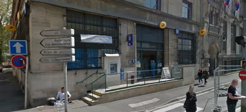 La poste de l'Hôtel de ville de Mézières va fermer le temps de travaux