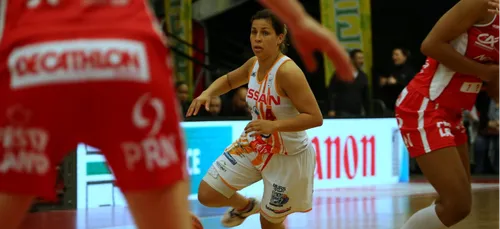 Basket : Amel Bouderra meilleure joueuse 2017.