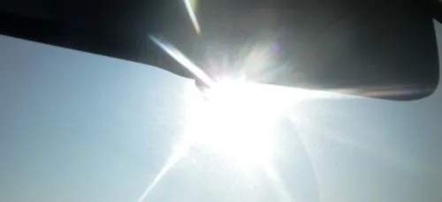 Eblouie par le soleil à Challerange, elle fait une sortie de route