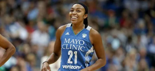 Une joueuse de WNBA rejoint les Flammes Carolos.