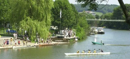 Ils la poussent dans la Meuse, elle porte plainte